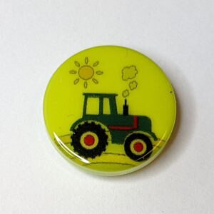 Børneknap limegrøn med traktor 15mm
